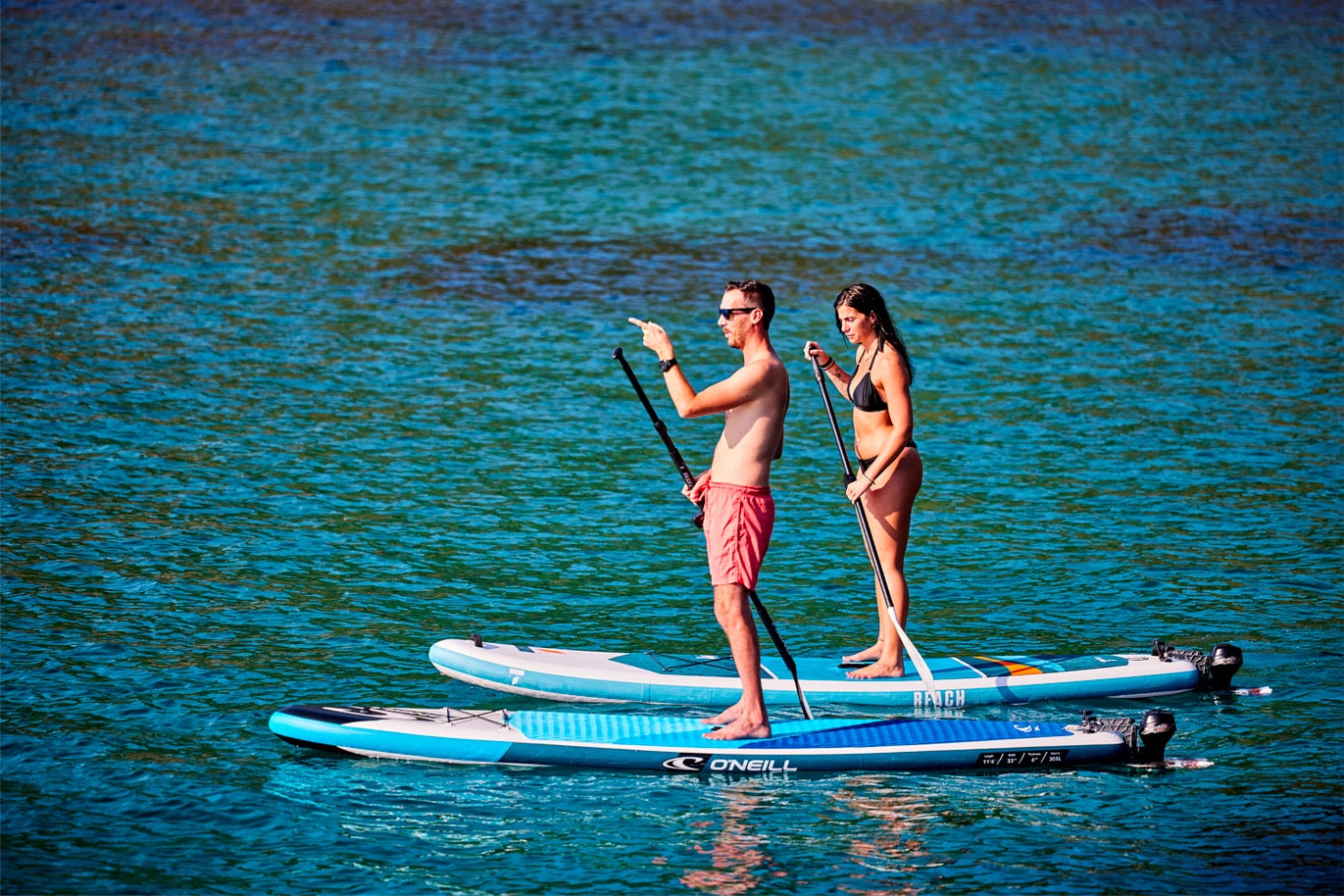 couple sur paddle motorisé
